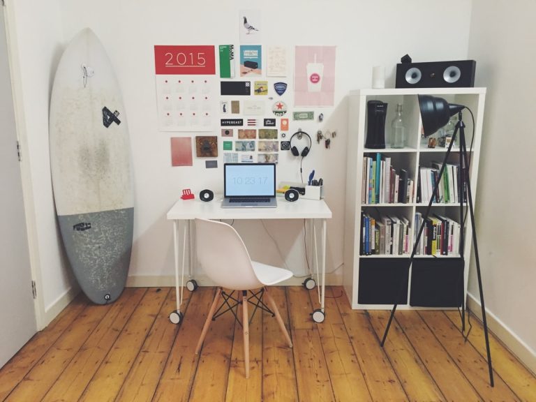 Simple Ways to Refresh Your Space 2 desk floor home cottage property furniture 533740 pxhere.com