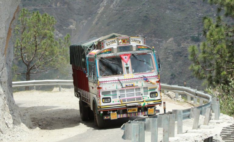 Top 10 dangerous road of India 8 TRUCKERS jumbo 1
